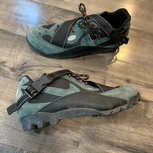 Nike ACG vintage 90s cycling shoes